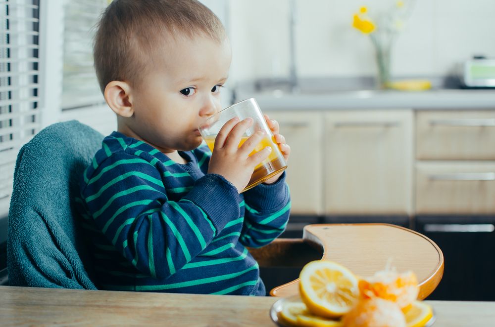 Quando devemos oferecer sucos para bebês e crianças?